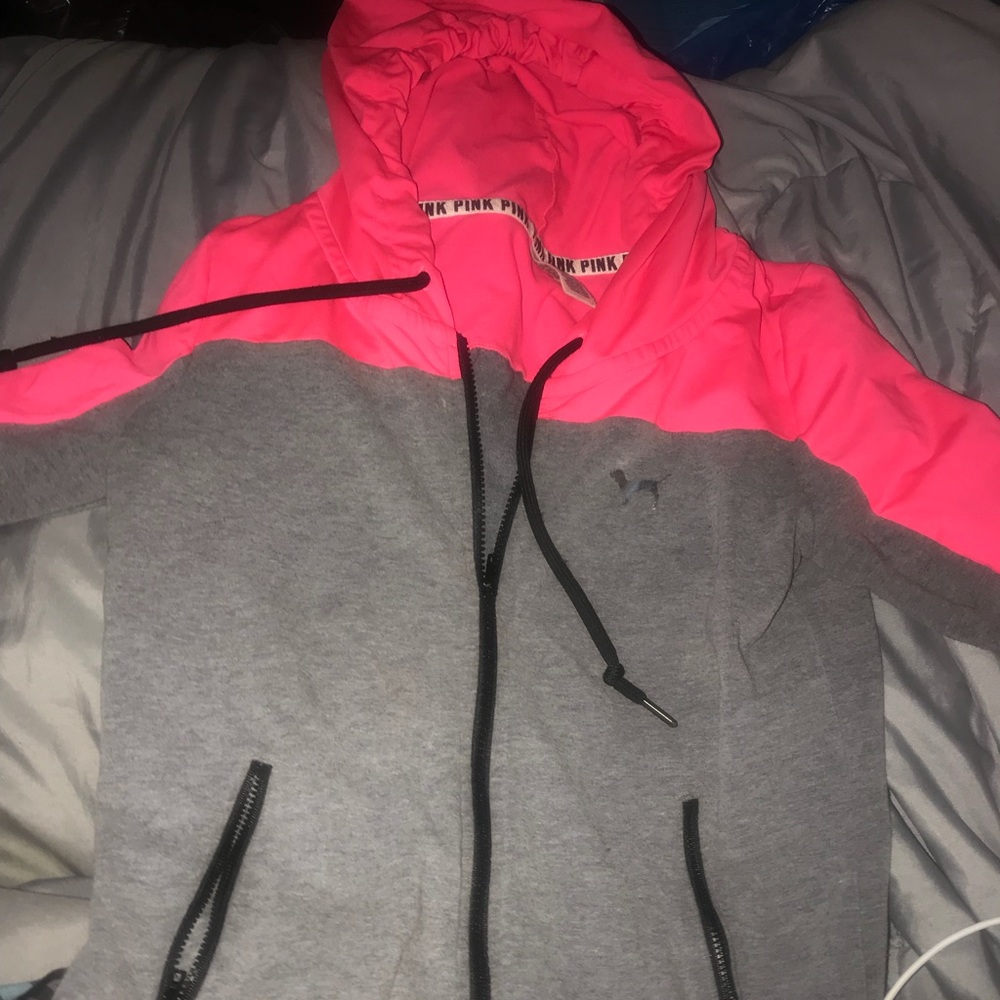 Pink hoodie 🌸